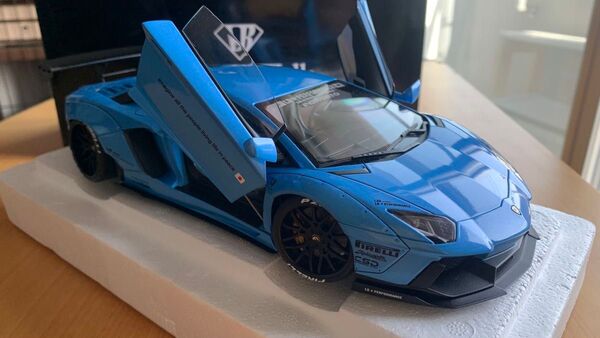 LB☆PERFORMANCE ランボルギーニ アヴェンタドール リバティーウォーク lbwk 1/18 ミニカー