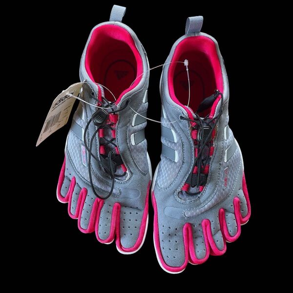 新品 未使用 adidas アディダス アディピュアトレーナー 5本指スニーカー 24cm Vibram FiveFingers