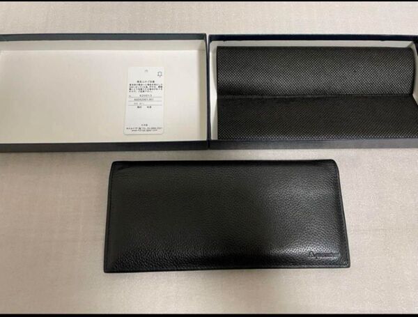 【美品】アクアスキュータム 長財布 二つ折り 本革 レザー 札・カード入れ 黒 ブラック ウォレット