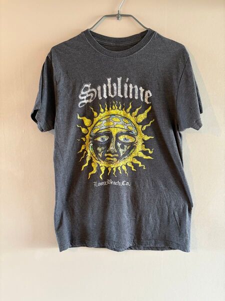 Sublime 太陽グラフィック バンドTシャツ