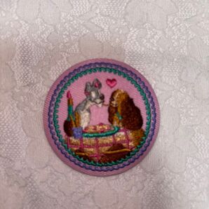 ディズニーキャラクター 刺繍缶バッジ わんわん物語 バンダイ