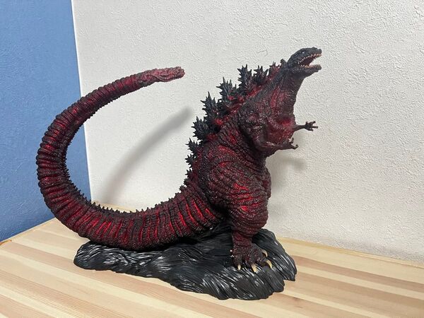 シンゴジラ 5th Anniversary レッド・クリア Ver.ゴジラ像
