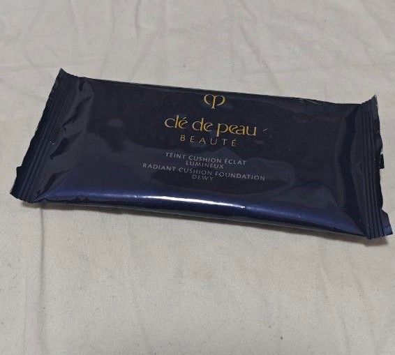 新品 送料無料 クレ・ド・ポーボーテ タンクッションエクラ ルミヌ オークル20 ファンデーション 試供品 サンプル