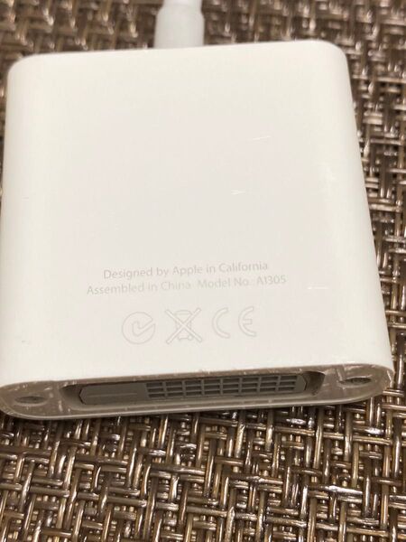 Apple Mini DisplayPort to VGA Adapter A1305