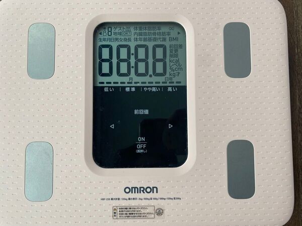 OMRON 体重計