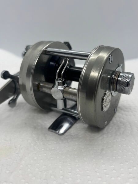 アブabu2500CSロケット(メンテナンス済み) アンバサダー Ambassadeur アブガルシア ベイトリール