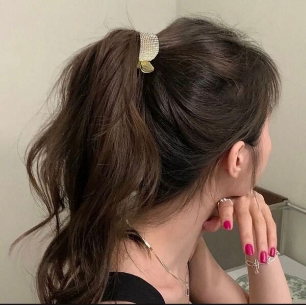 ボリューム ヘアピース ヘアドレ 女性 キラキラ バレッタ ヘアクリップ ヘアピ髪飾り