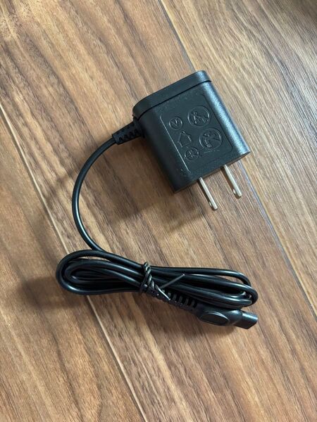 PHILIPSフィリップス シェーバー用充電器 型番: HQ850