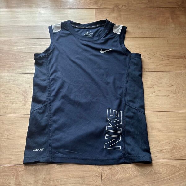 NIKE ドライフィット タンクトップ 130cm