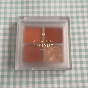 美品 即日発送 4U2 アイシャドウパレット #01 GONE WITH THE WIND 6g アイシャドウ コスメ