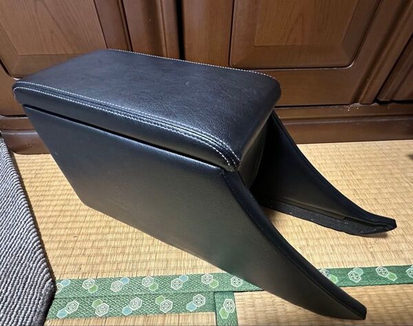 ヤリスクロス コンソールボックス