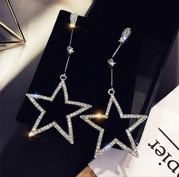 高級感 スターピアス 大ぶり キラキラ 星 ゴールド ロングピアス スター ラインストーン 韓国 平成ギャル 界隈 夏 コーデ