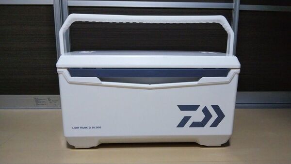 ダイワ クーラーボックス ライトトランク SU2400 1面真空 DAIWA LIGHT TRUNK 24L 美品 限りなく新品