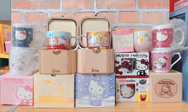 キティちゃん 非売品 レア マグカップセット おまけ付き サンリオ ハローキティ キティ マグカップ コップ ガラス 食器 セット