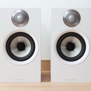 Bowers & Wilkins 607S2AE ホワイト