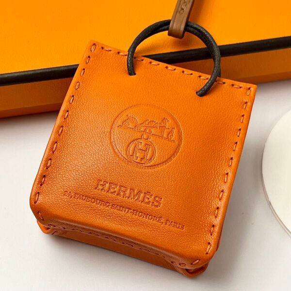 新品未使用 箱付き HERMES サックオランジュ ショッパー バッグ チャーム エルメス