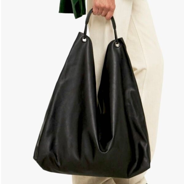 完売品 希少 極美品 ザ ロウ THE ROW ホーボー バッグ BINDLE 3 トート トライアングルバッグ レザー hobo