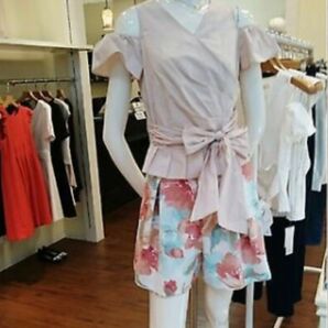 新品シュープリームララ★花柄ペイントショートパンツ ショーパン