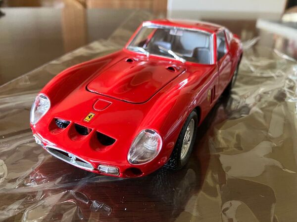 1/24 ダイキャスト BURAGO フェラーリ 250 GTO 1962 レッド ブラーゴ ミニカー 車 イタリア製 現状品