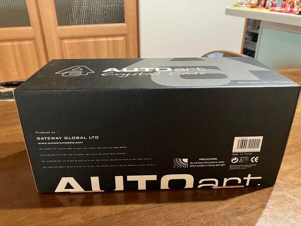 AUTOart Crystal Case1/18ダイキャストミニカー対応サイズケース 専用箱付