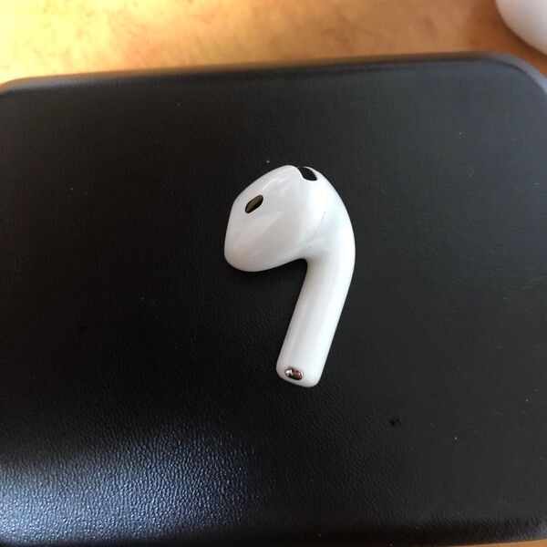 Apple AirPods 第4世代 ANC A3055 右耳 右 右側 右イヤホン