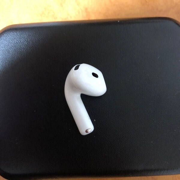 Apple AirPods 第4世代 A3053 左側 左 左耳 左イヤホン