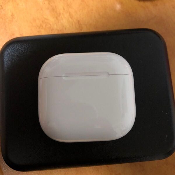 Apple AirPods 第4世代 A3058 充電ケース 充電ケースのみ