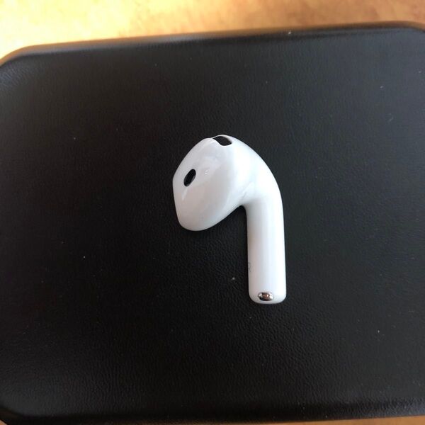 Apple AirPods 第4世代 A3050 右耳 右 右側 右イヤホン