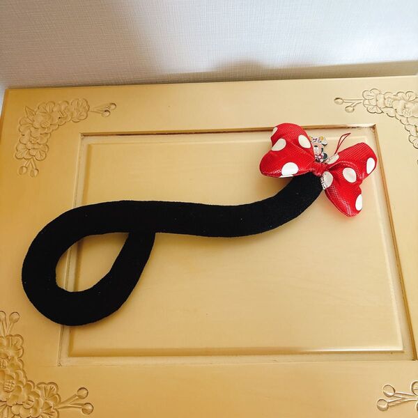 ディズニー 希少品 ミニーちゃんのしっぽチャーム ミニーマウス キーホルダー付き Disney 東京ディズニーランド