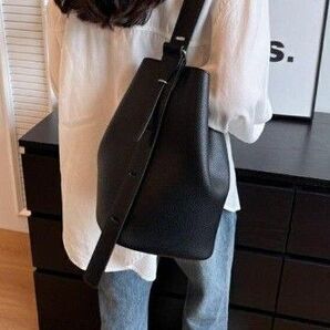 バケツ型バッグ ショルダーバッグ ブラック 美品