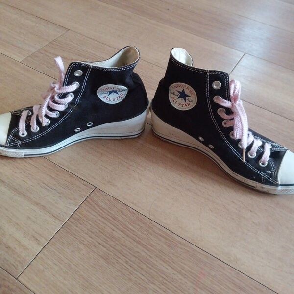 CONVERSE ALL STAR ハイカットスニーカー 黒 ピンク紐