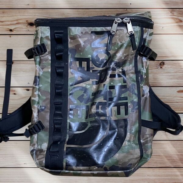THE NORTH FACE迷彩柄リュック 30L