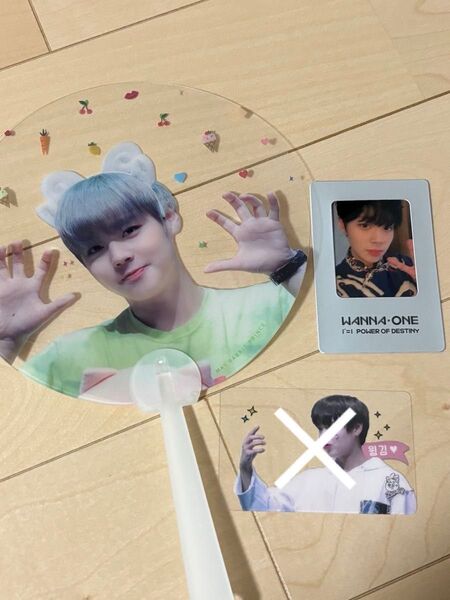 弱いヒーロー ワナワンWanna One パクジフン うちわ トレカ セット