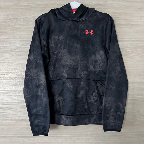 UNDER ARMOUR プルオーバーパーカー 黒×赤ロゴ YXL 160cm