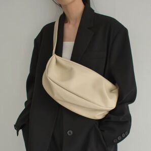 【新品・未使用】Lavish Gate ショルダーバッグ ベージュ 斜め掛けバッグ