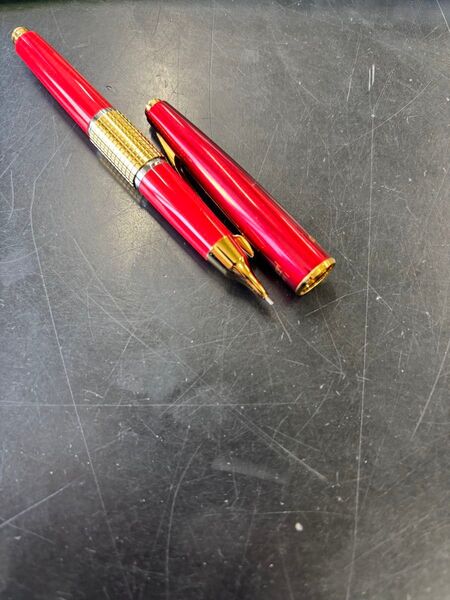 ドンキ限定色 Pentel Kelly レッド シャーペン 0.5 シャーペン