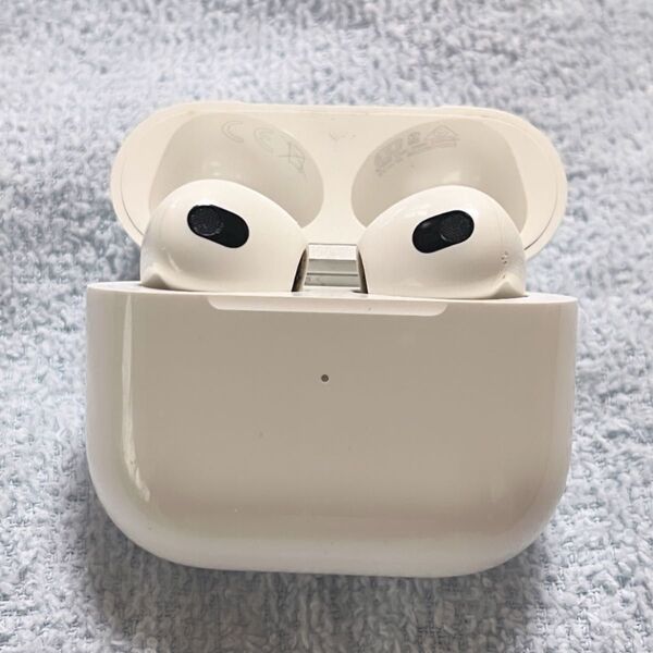 Apple AirPods 第三世代 国内正規品