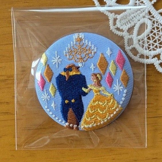 ディズニー 刺繍缶バッジ 美女と野獣