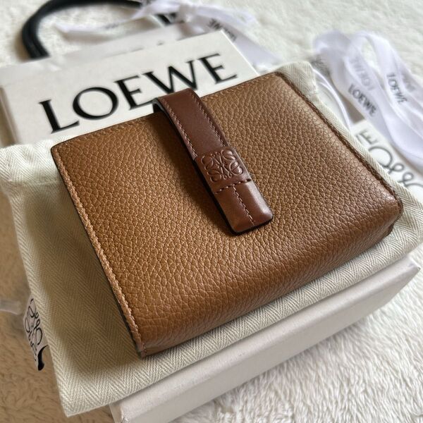 【美品】ロエベ コンパクトジップウォレット 二つ折り財布 LOEWE