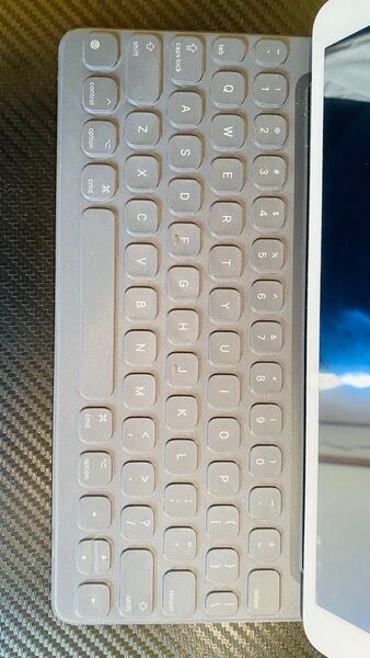 Apple smartkeyboard キーボードA1772、iPad Pro 9.7 10.5 iPad Air3など