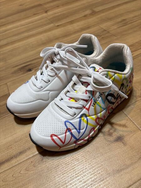 SKECHERS レディース スニーカー UNO SPREAD THE LOVE ホワイト 23.0cm