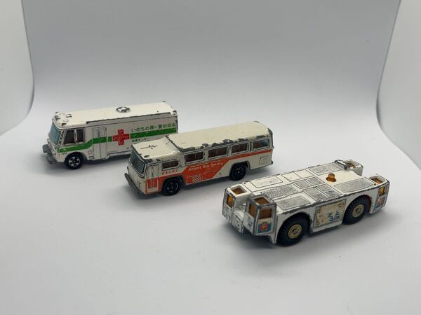 トミカ 三菱 トーイングトラクター 富士重工 セミデッカー型バス いすゞ 献血車 3個セット