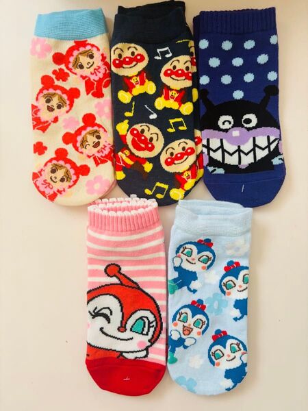 新品!アンパンマン バイキンマン ドキンちゃん 靴下 大人用 5足セットソックス