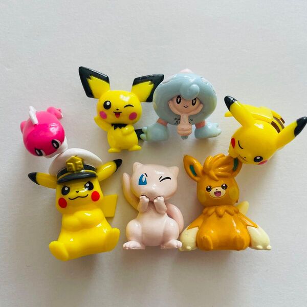 ポケモン バスボール マスコット フィギュア まとめ売り 7点 ピカチュウ ピチュー テブリム シャリタツ パーモット ミュウ