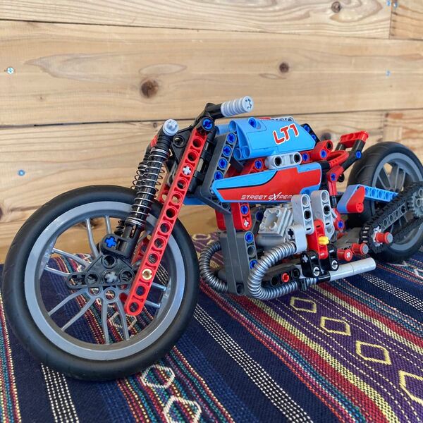 LEGO レゴテクニック バイク 2パターン レーサーandアメリカンバイク 42036