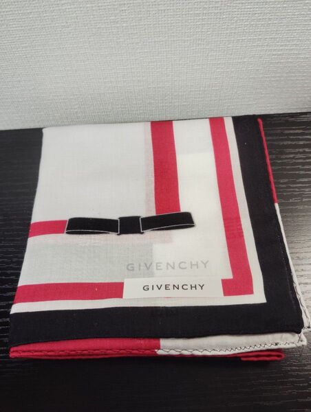GIVENCHY 新品未使用 大判ハンカチ ブランドハンカチ スカーフ