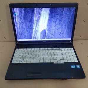 富士通 Lifebook A552 Core i5