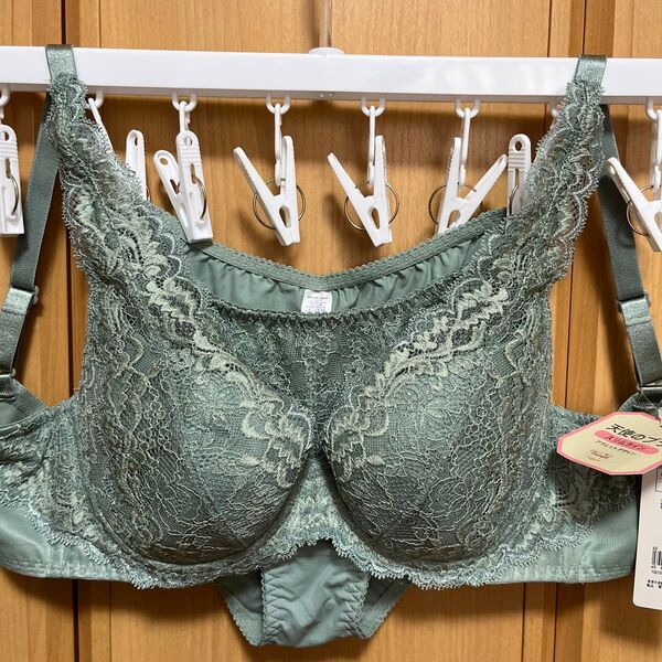 AMO'S STYLE by Triumph ブラジャーショーツセット D70グリーン