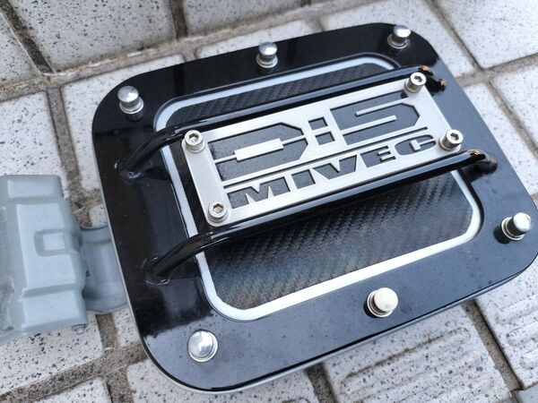 デリカD:5 KADDISフュエルリッドプロテクター