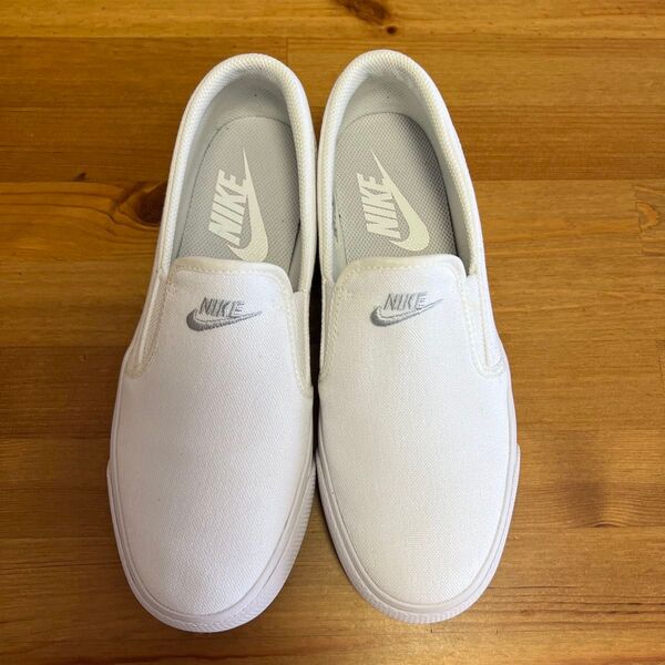 NIKE ナイキ スリッポン ホワイト 白
